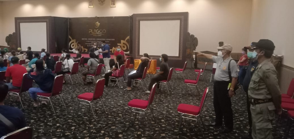 Jumat, 11 Pebruari 2022 - Giat Penegakan Prokes untuk Pengendalian Penyebaran Covid-19